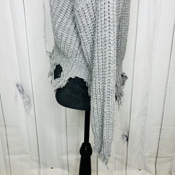 Love Tree Sz Small Cable Knit Crop Slouchy Fit Gray Sweater Distressed Fringe - Picture 6 of 10